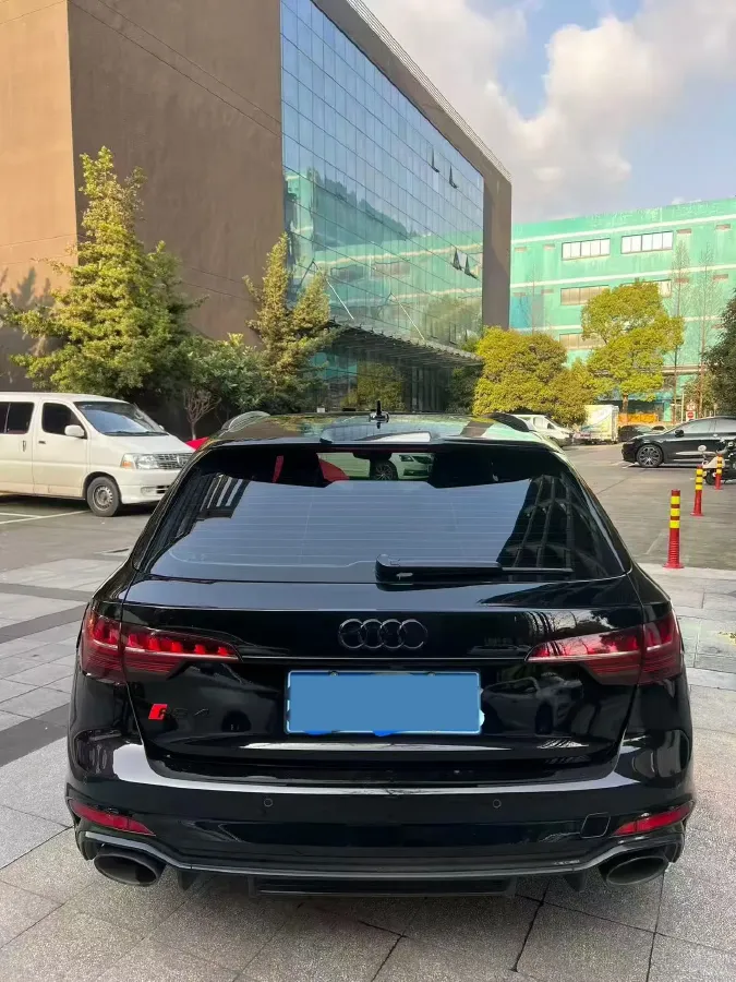 2023 Audi RS 4 2.9T 450HP V6 8AT,autocango,china used car exporter,china ev exporter,chinese used car exporter,chinese used ev exporter