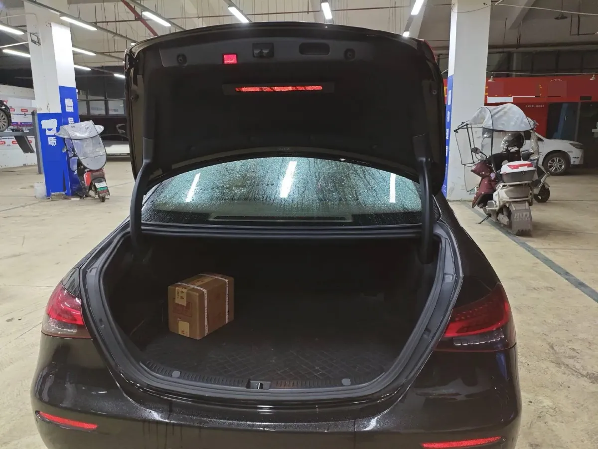 2021 Mercedes-Benz E Class 2.0T 197HP L4 9AT,autocango,china used car exporter,china ev exporter,chinese used car exporter,chinese used ev exporter