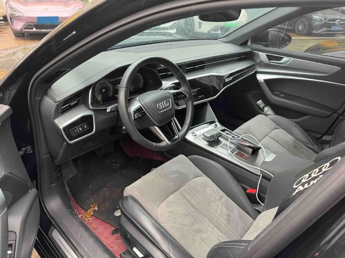 2022 Audi A6L 2.0T 190HP L4 7DCT,autocango,china used car exporter,china ev exporter,chinese used car exporter,chinese used ev exporter