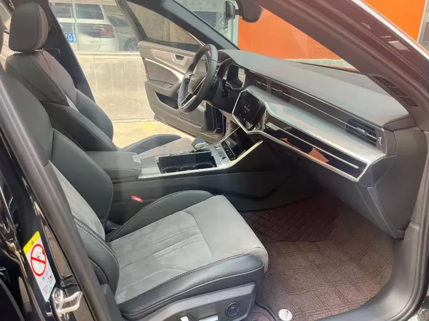 2023 Audi A6L 2.0T 245HP L4 7DCT,autocango,china used car exporter,china ev exporter,chinese used car exporter,chinese used ev exporter