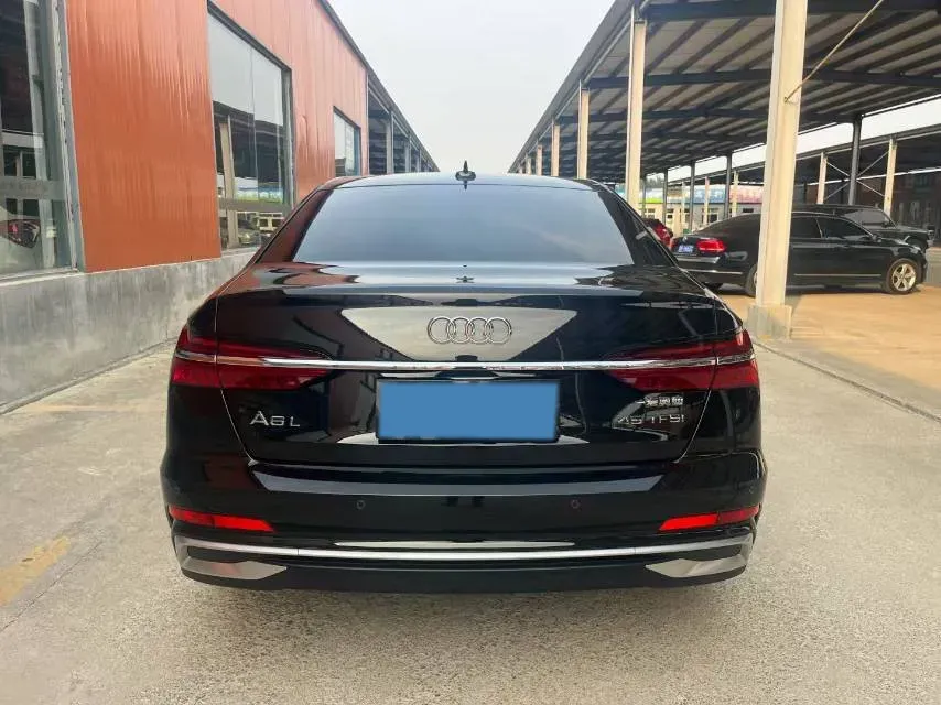 2023 Audi A6L 2.0T 245HP L4 7DCT,autocango,china used car exporter,china ev exporter,chinese used car exporter,chinese used ev exporter