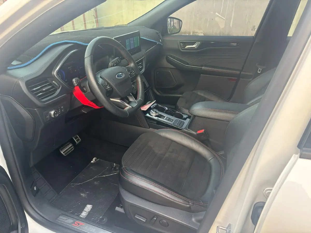 2020 Ford Escape 2.0T 248HP L4 8AT,autocango,china used car exporter,china ev exporter,chinese used car exporter,chinese used ev exporter