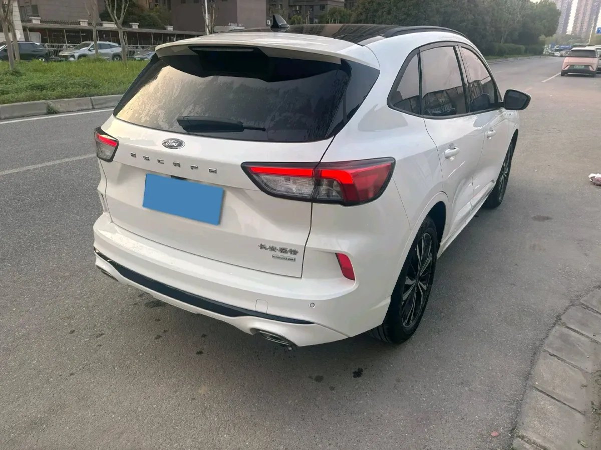 2020 Ford Escape 2.0T 248HP L4 8AT,autocango,china used car exporter,china ev exporter,chinese used car exporter,chinese used ev exporter