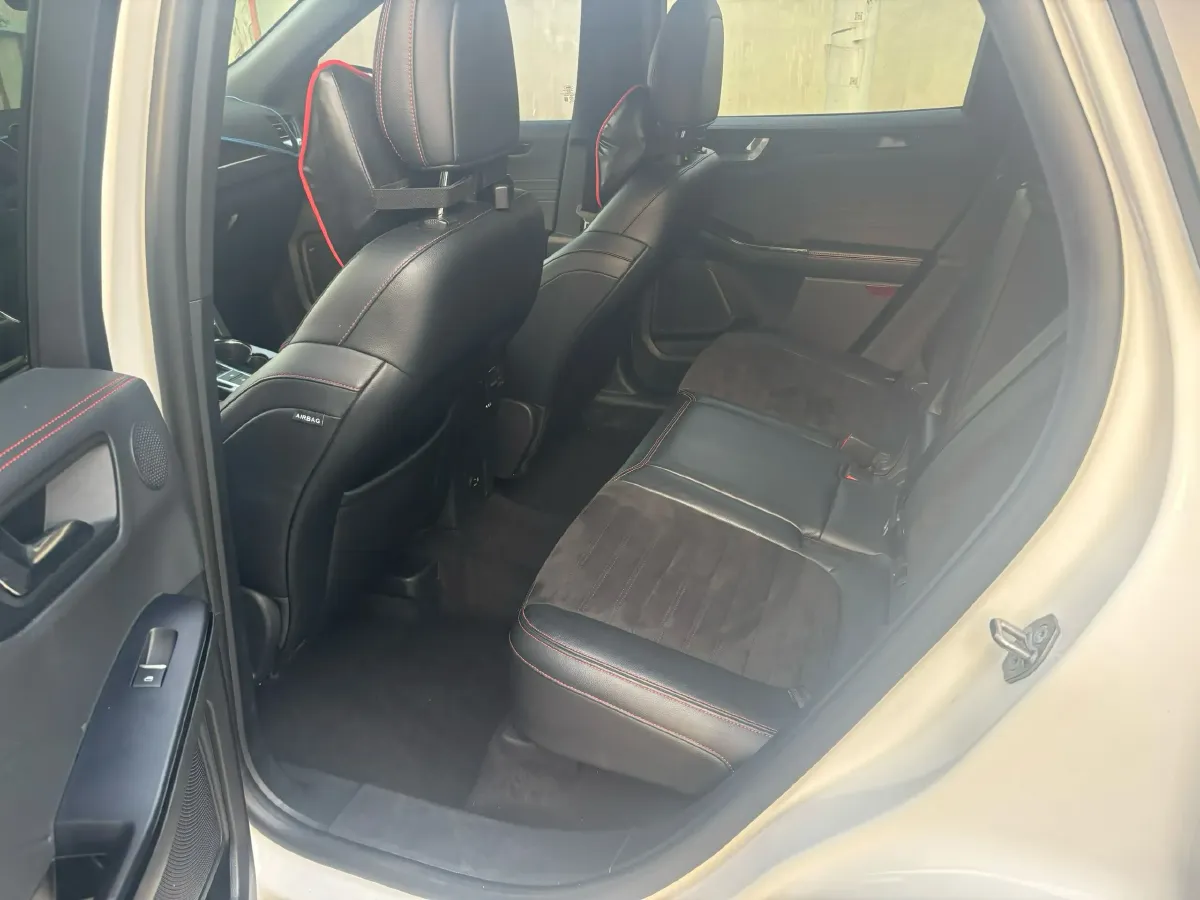 2020 Ford Escape 2.0T 248HP L4 8AT,autocango,china used car exporter,china ev exporter,chinese used car exporter,chinese used ev exporter