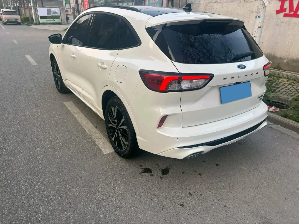 2020 Ford Escape 2.0T 248HP L4 8AT,autocango,china used car exporter,china ev exporter,chinese used car exporter,chinese used ev exporter