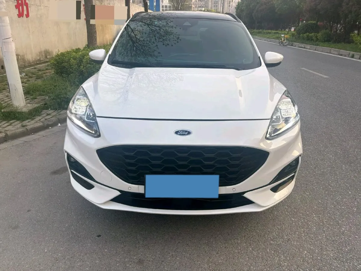 2020 Ford Escape 2.0T 248HP L4 8AT,autocango,china used car exporter,china ev exporter,chinese used car exporter,chinese used ev exporter