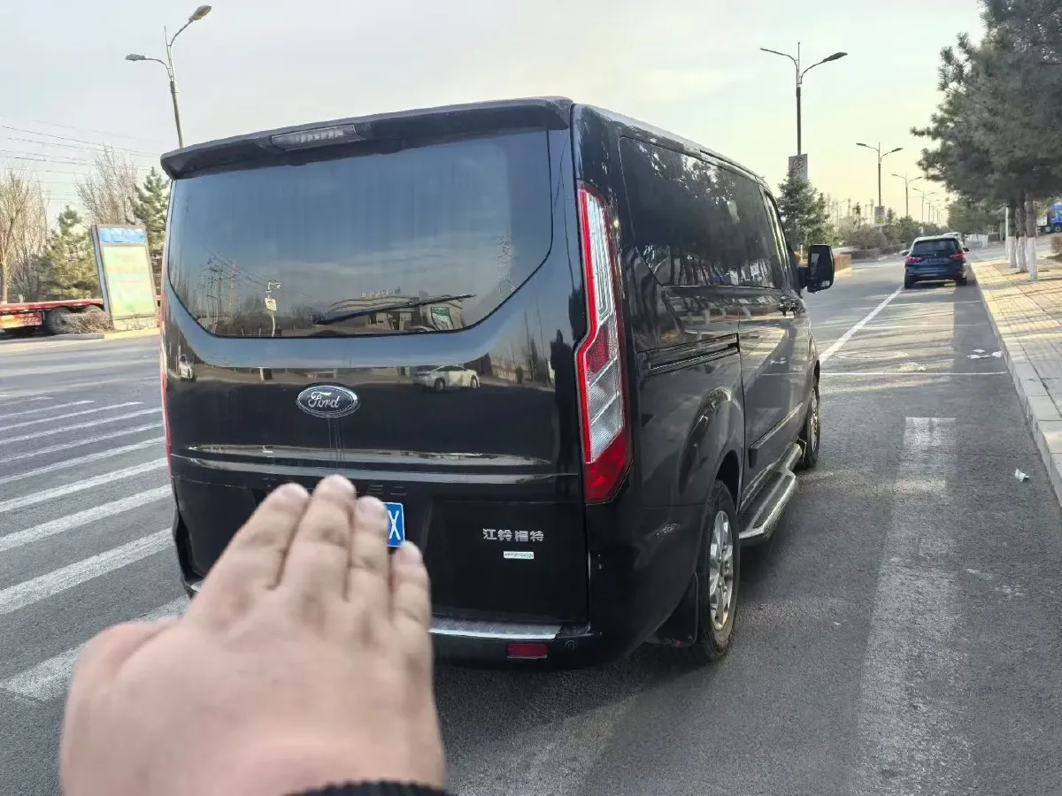 2020 Ford Tourneo 2.0T 203HP L4 6AT,autocango,china used car exporter,china ev exporter,chinese used car exporter,chinese used ev exporter