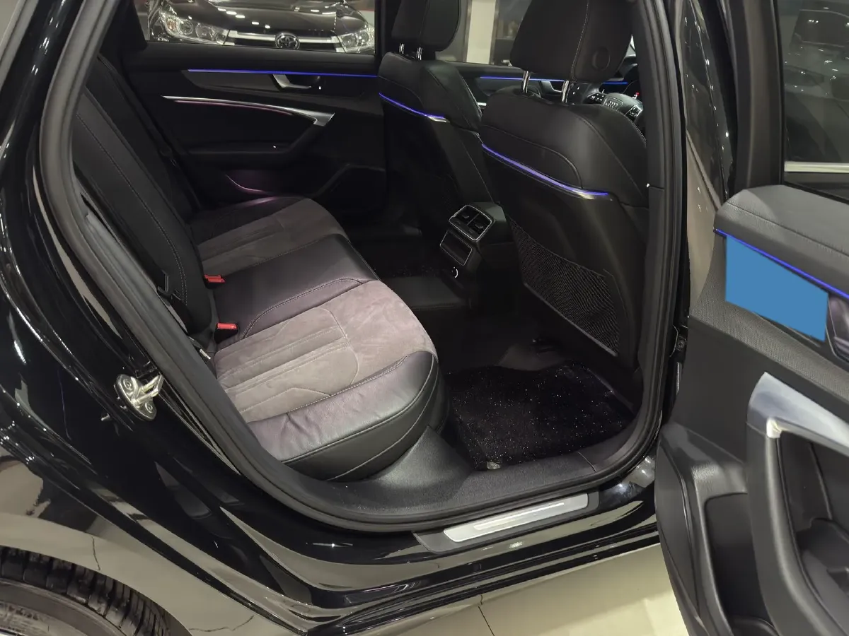 2021 Audi A6L 2.0T 190HP L4 7DCT,autocango,china used car exporter,china ev exporter,chinese used car exporter,chinese used ev exporter