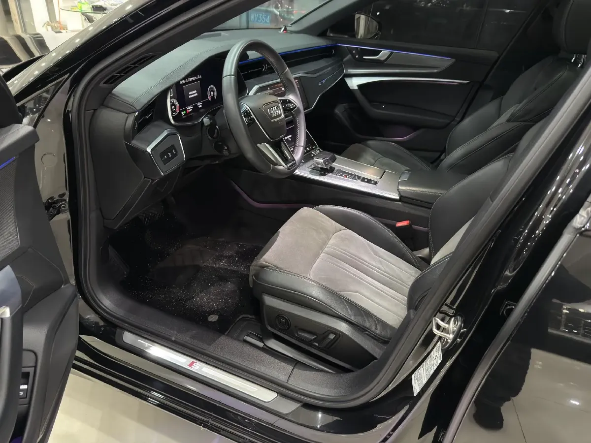 2021 Audi A6L 2.0T 190HP L4 7DCT,autocango,china used car exporter,china ev exporter,chinese used car exporter,chinese used ev exporter