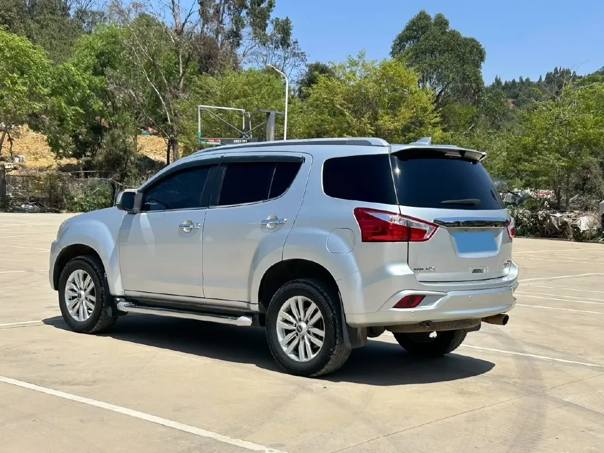 2020 Isuzu Mu-X 1.9T 166HP L4 6AT,autocango,china used car exporter,china ev exporter,chinese used car exporter,chinese used ev exporter