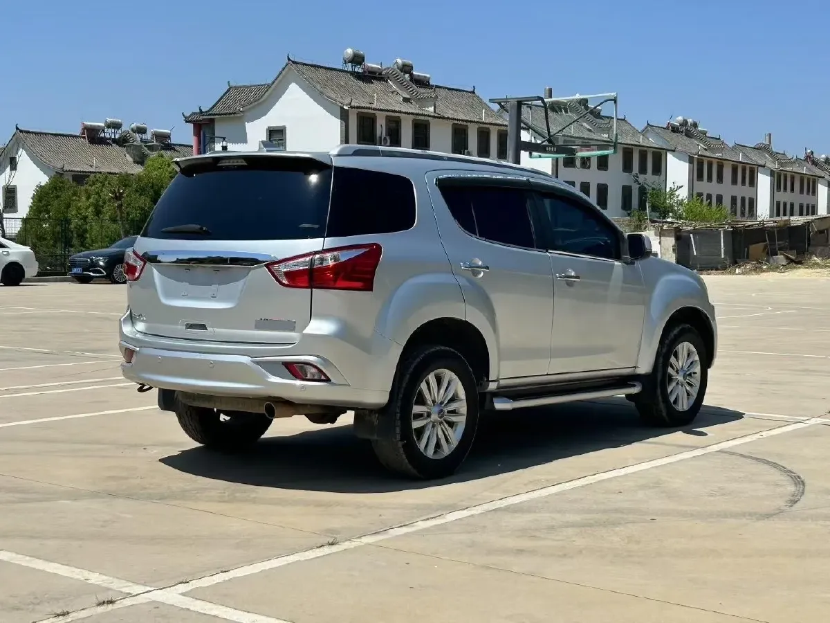 2020 Isuzu Mu-X 1.9T 166HP L4 6AT,autocango,china used car exporter,china ev exporter,chinese used car exporter,chinese used ev exporter