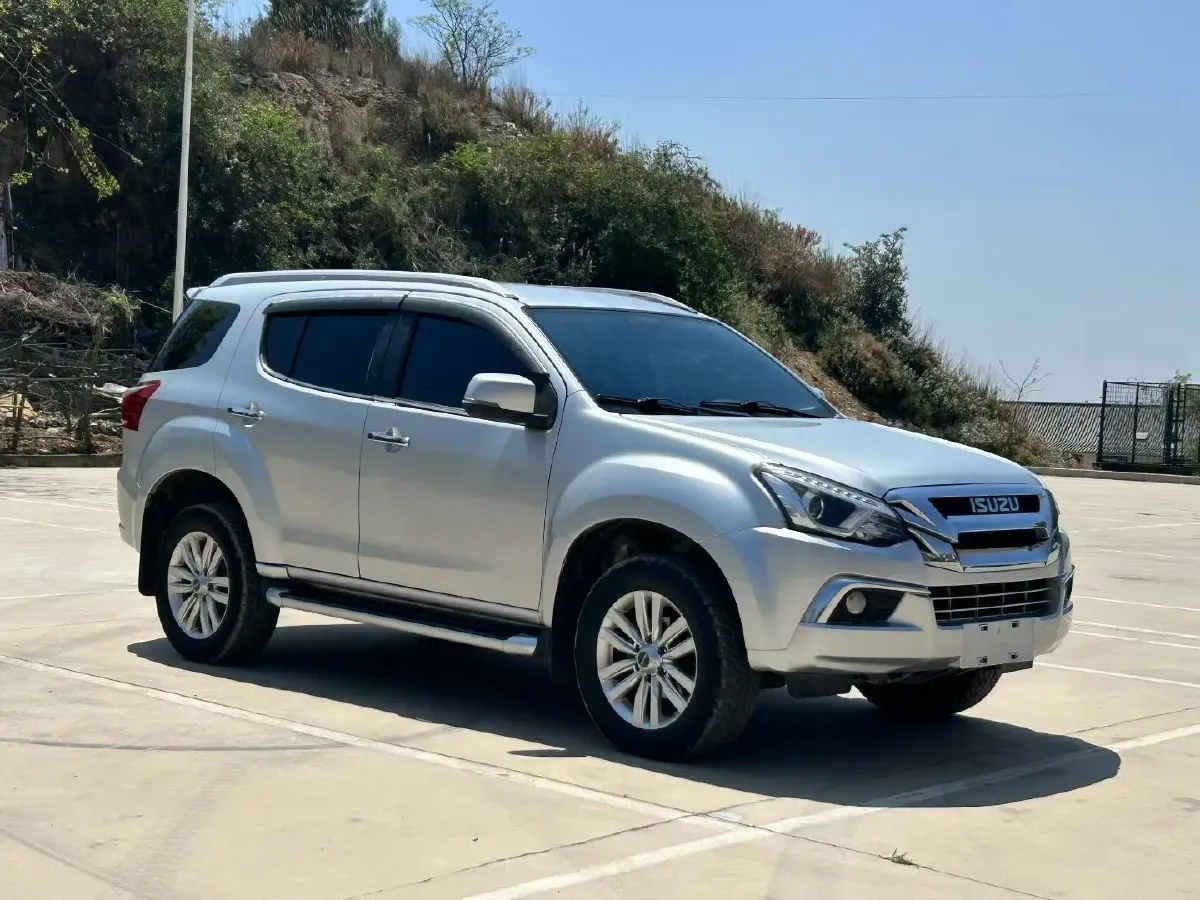 2020 Isuzu Mu-X 1.9T 166HP L4 6AT,autocango,china used car exporter,china ev exporter,chinese used car exporter,chinese used ev exporter