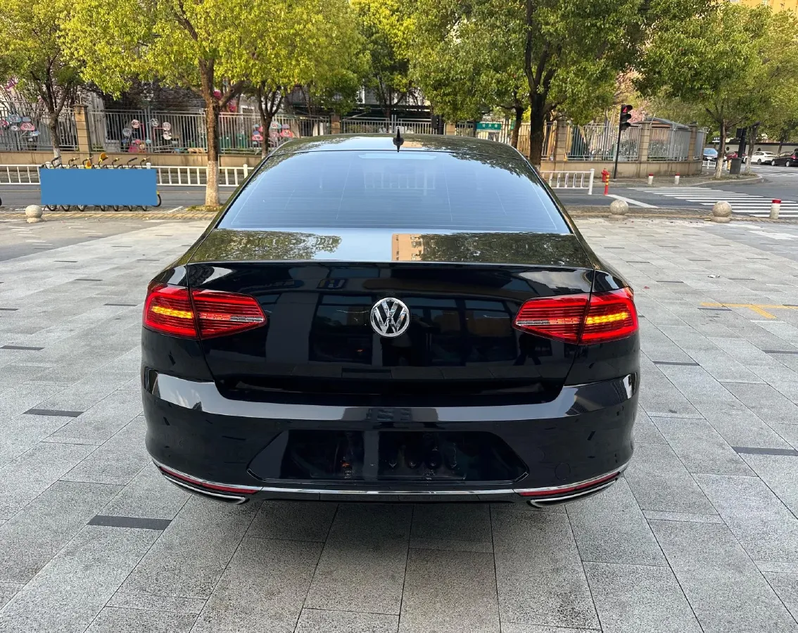 2019 Volkswagen Magotan 2.0T 186HP L4 7DCT,autocango,china used car exporter,china ev exporter,chinese used car exporter,chinese used ev exporter