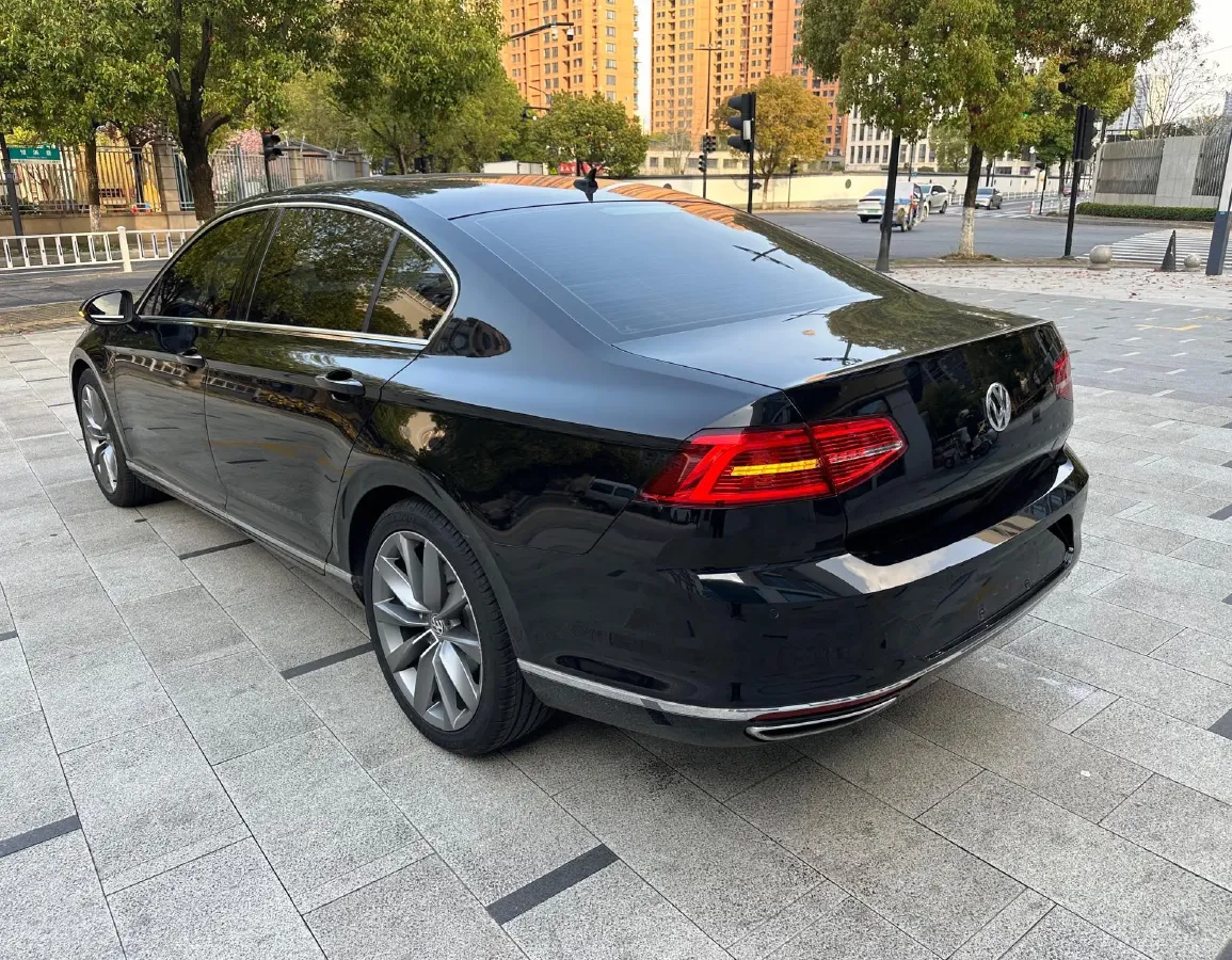 2019 Volkswagen Magotan 2.0T 186HP L4 7DCT,autocango,china used car exporter,china ev exporter,chinese used car exporter,chinese used ev exporter