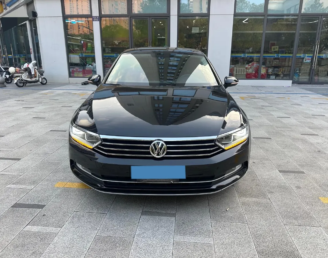 2019 Volkswagen Magotan 2.0T 186HP L4 7DCT,autocango,china used car exporter,china ev exporter,chinese used car exporter,chinese used ev exporter