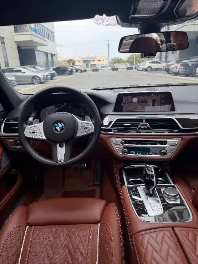 2019 BMW 7 Series 3.0T 340HP L6 8AT,autocango,china used car exporter,china ev exporter,chinese used car exporter,chinese used ev exporter