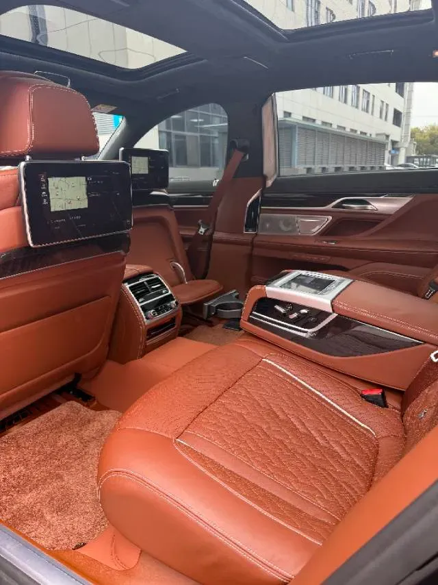 2019 BMW 7 Series 3.0T 340HP L6 8AT,autocango,china used car exporter,china ev exporter,chinese used car exporter,chinese used ev exporter