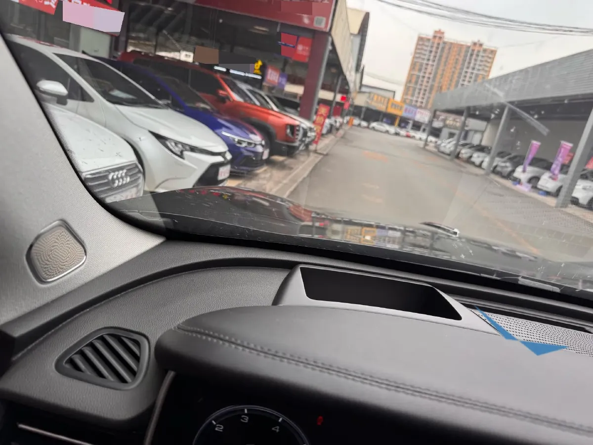 2022 HongQi HS5 2.0T 224HP L4 6AT,autocango,china used car exporter,china ev exporter,chinese used car exporter,chinese used ev exporter