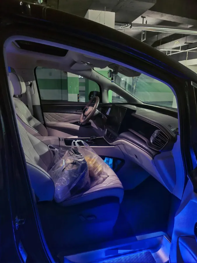 2022 HongQi HS7 3.0T 337HP V6 8AT,autocango,china used car exporter,china ev exporter,chinese used car exporter,chinese used ev exporter