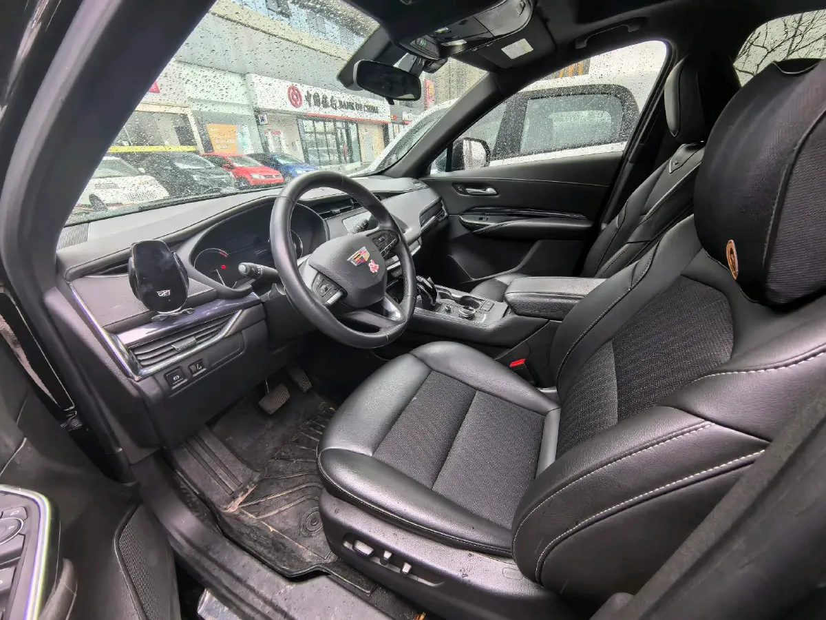 2022 Cadillac XT4 2.0T 237HP L4 9AT,autocango,china used car exporter,china ev exporter,chinese used car exporter,chinese used ev exporter