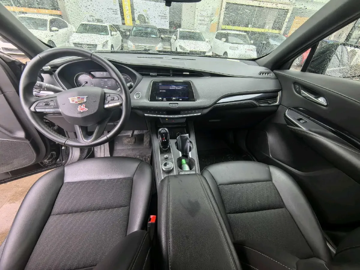 2022 Cadillac XT4 2.0T 237HP L4 9AT,autocango,china used car exporter,china ev exporter,chinese used car exporter,chinese used ev exporter