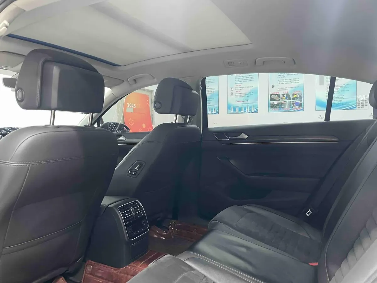 2018 Volkswagen Magotan 1.8T 180HP L4 7DCT,autocango,china used car exporter,china ev exporter,chinese used car exporter,chinese used ev exporter