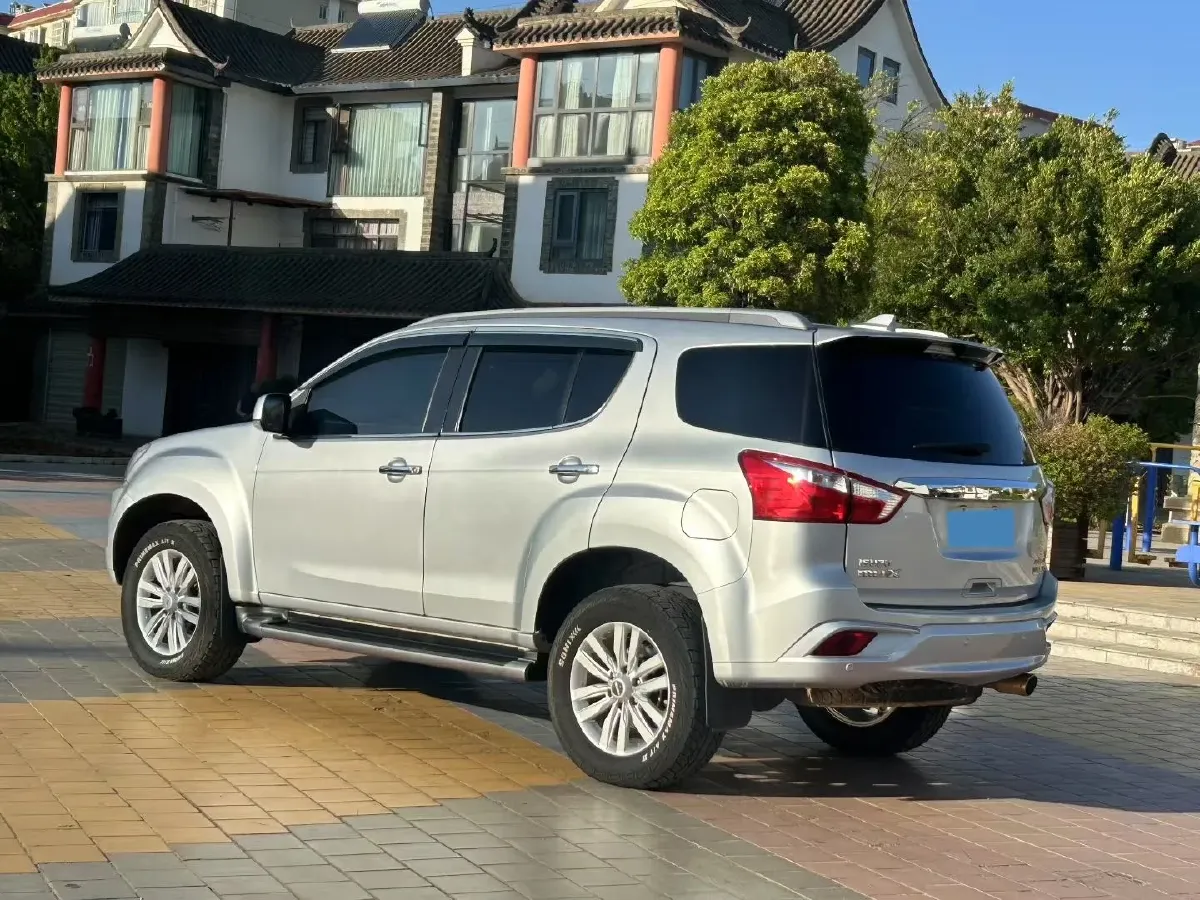 2020 Isuzu Mu-X 1.9T 166HP L4 6AT,autocango,china used car exporter,china ev exporter,chinese used car exporter,chinese used ev exporter