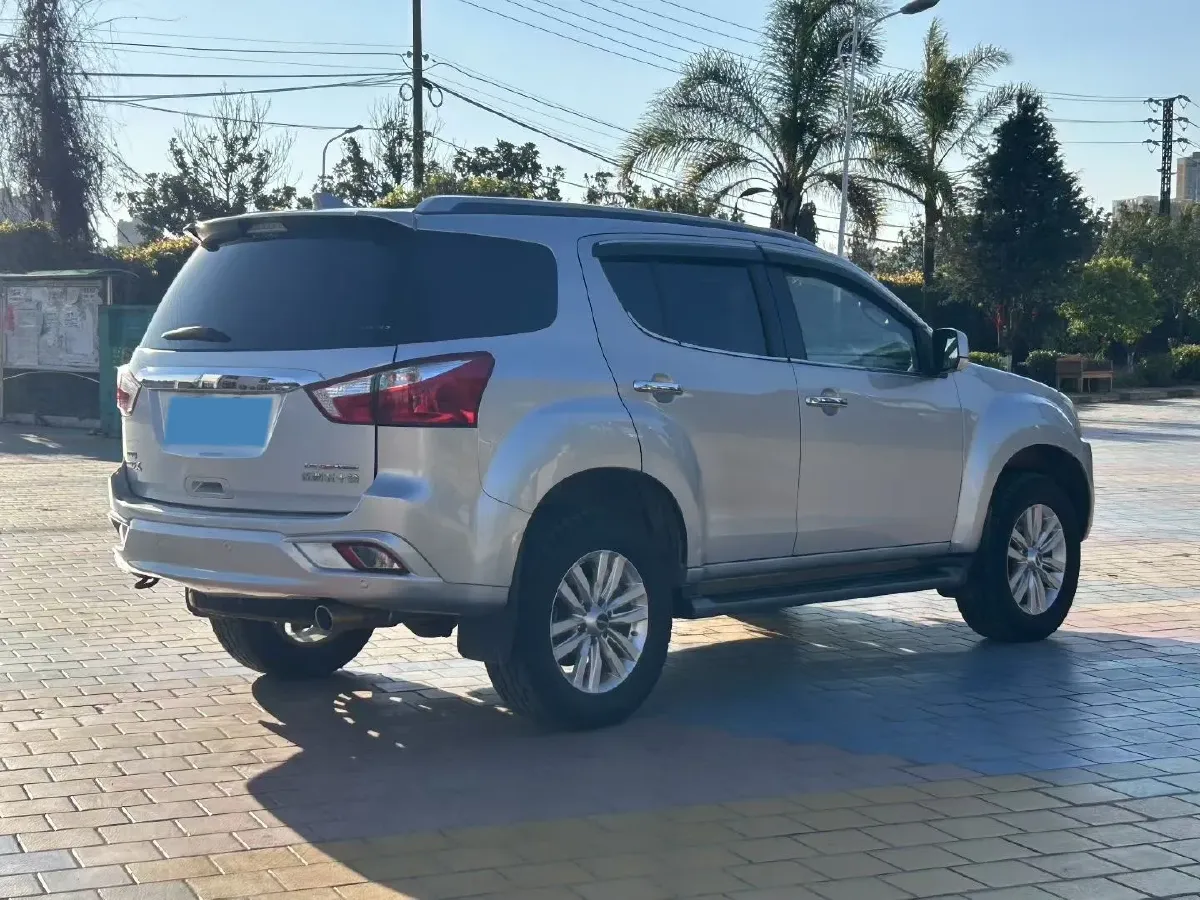 2020 Isuzu Mu-X 1.9T 166HP L4 6AT,autocango,china used car exporter,china ev exporter,chinese used car exporter,chinese used ev exporter