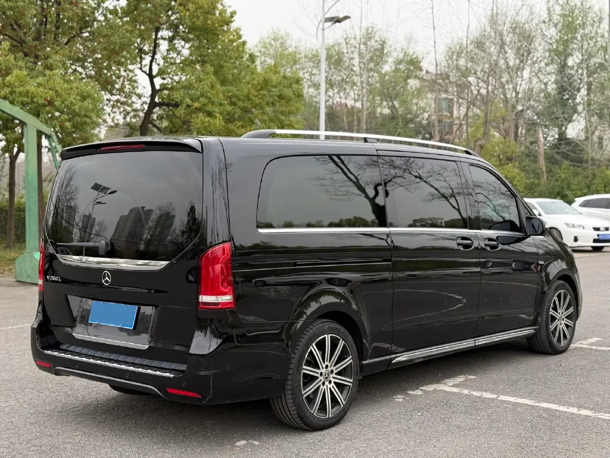 2022 Mercedes-Benz V Class 2.0T 211HP L4 9AT,autocango,china used car exporter,china ev exporter,chinese used car exporter,chinese used ev exporter
