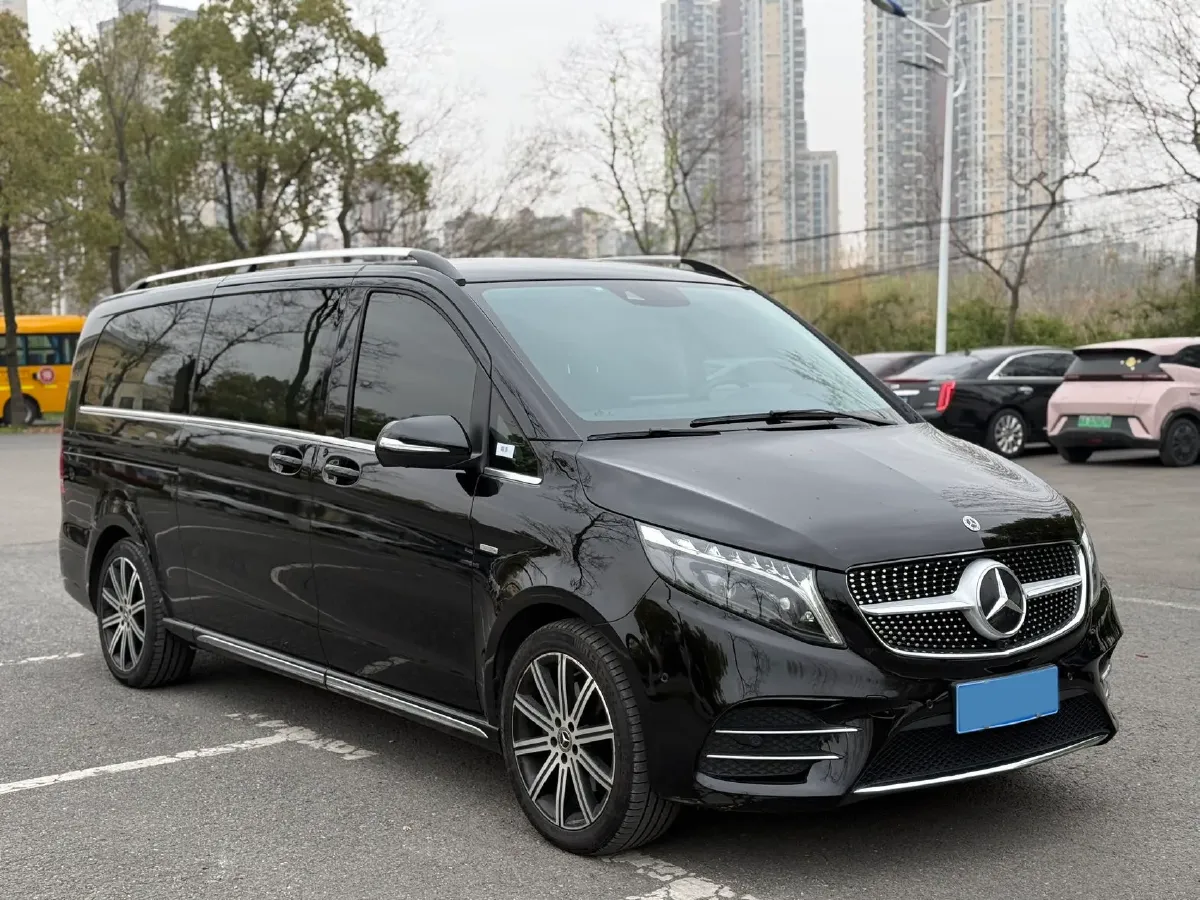 2022 Mercedes-Benz V Class 2.0T 211HP L4 9AT,autocango,china used car exporter,china ev exporter,chinese used car exporter,chinese used ev exporter