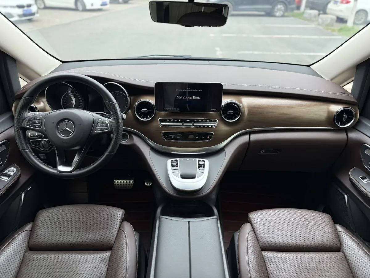 2022 Mercedes-Benz V Class 2.0T 211HP L4 9AT,autocango,china used car exporter,china ev exporter,chinese used car exporter,chinese used ev exporter