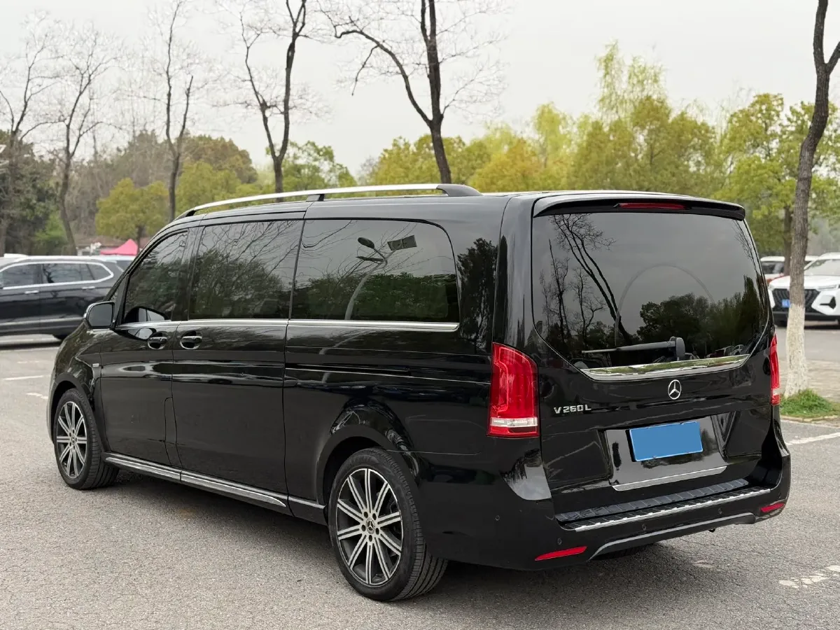 2022 Mercedes-Benz V Class 2.0T 211HP L4 9AT,autocango,china used car exporter,china ev exporter,chinese used car exporter,chinese used ev exporter