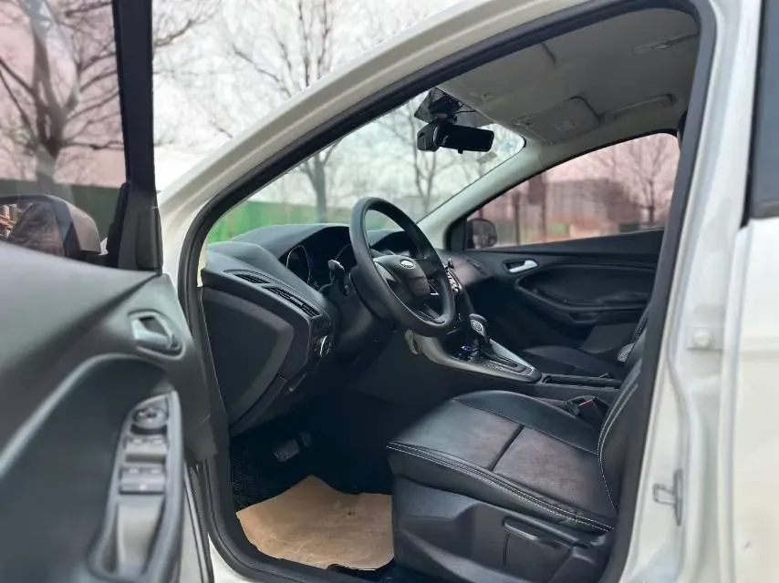 2018 Ford Focus 1.6L 125HP L4 6DCT,autocango,china used car exporter,china ev exporter,chinese used car exporter,chinese used ev exporter