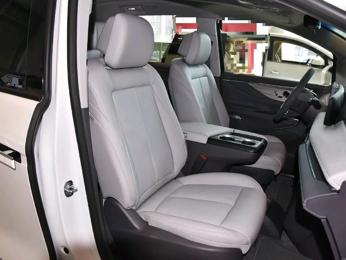 2025 Buick GL8 2.0T 237HP L4 9AT,autocango,china used car exporter,china ev exporter,chinese used car exporter,chinese used ev exporter