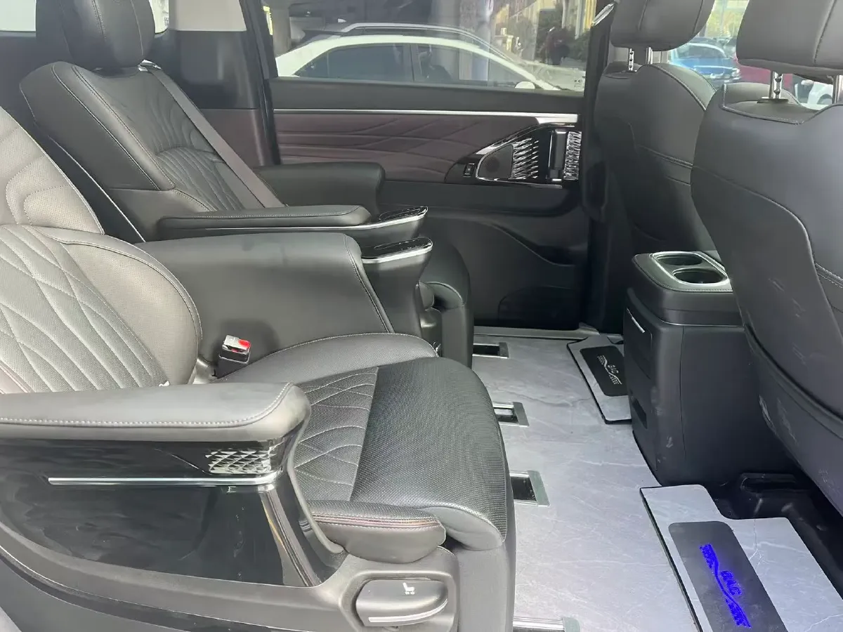 2024 GAC Trumpchi M8 2.0T 252HP L4 8AT,autocango,china used car exporter,china ev exporter,chinese used car exporter,chinese used ev exporter