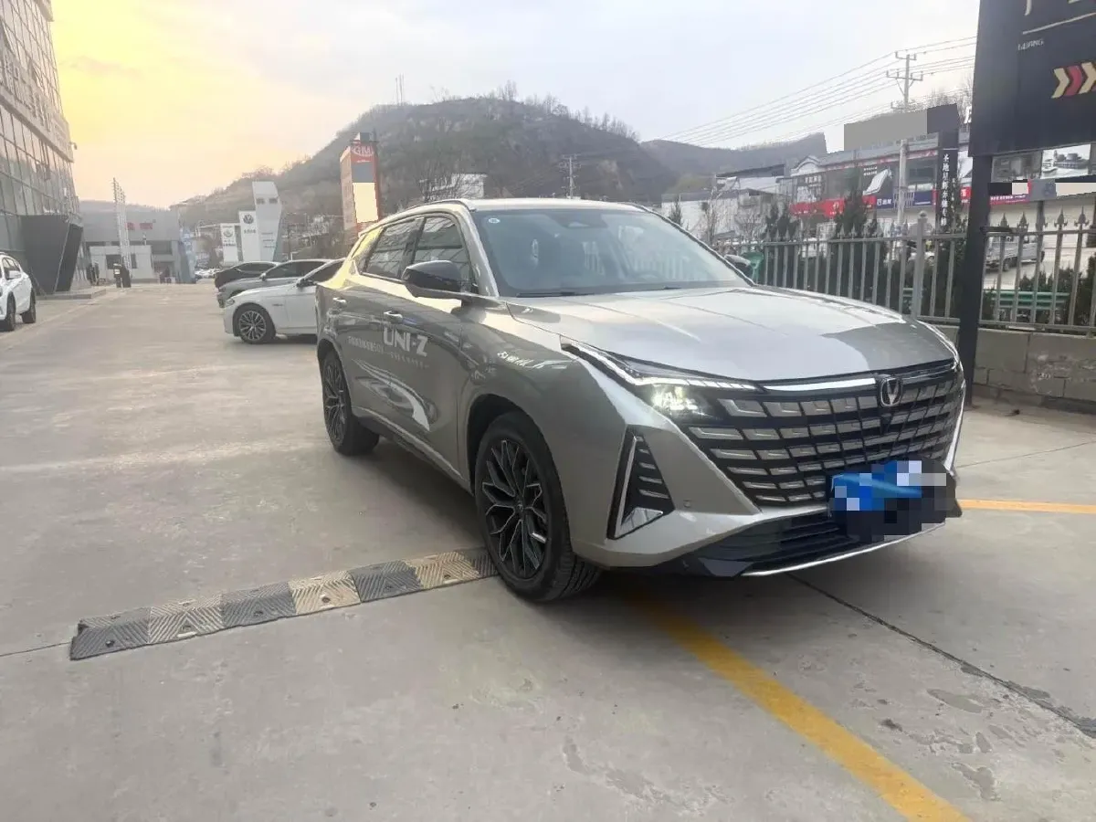 2025 ChangAn UNI-Z 1.5T 188HP L4 7DCT,autocango,china used car exporter,china ev exporter,chinese used car exporter,chinese used ev exporter