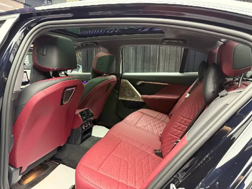 2025 BMW 5 Series 2.0T 258HP L4 8AT,autocango,china used car exporter,china ev exporter,chinese used car exporter,chinese used ev exporter