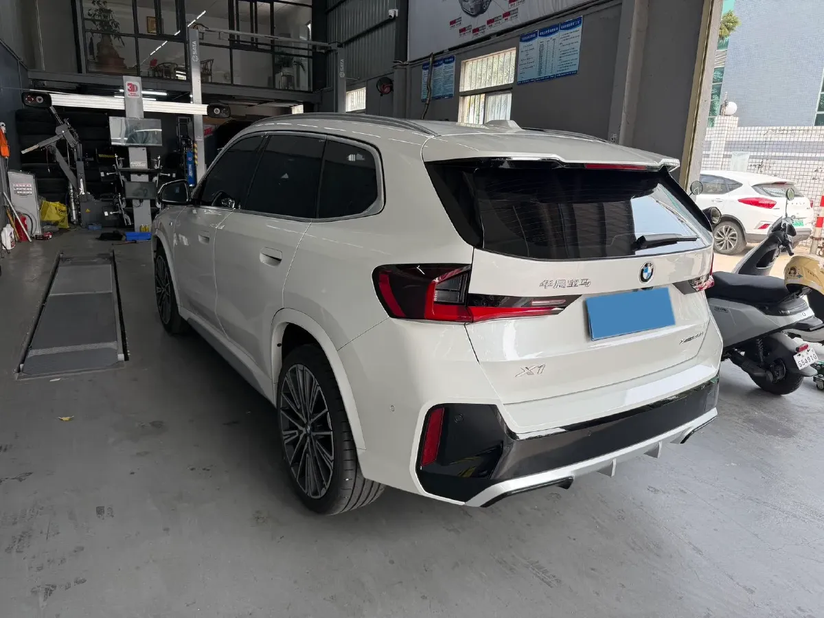 2023 BMW X1 2.0T 204HP L4 7DCT,autocango,china used car exporter,china ev exporter,chinese used car exporter,chinese used ev exporter