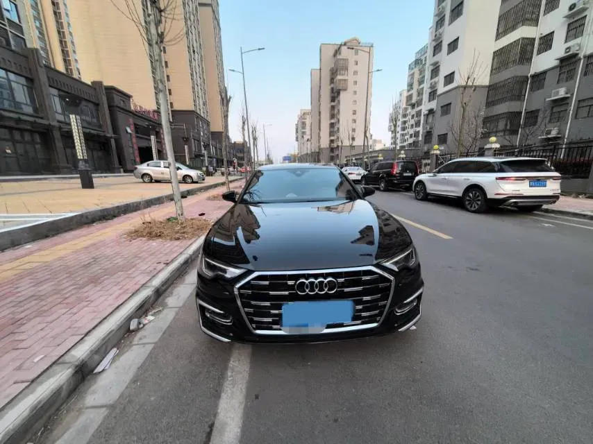 2025 Audi A6L 2.0T 190HP L4 7DCT,autocango,china used car exporter,china ev exporter,chinese used car exporter,chinese used ev exporter
