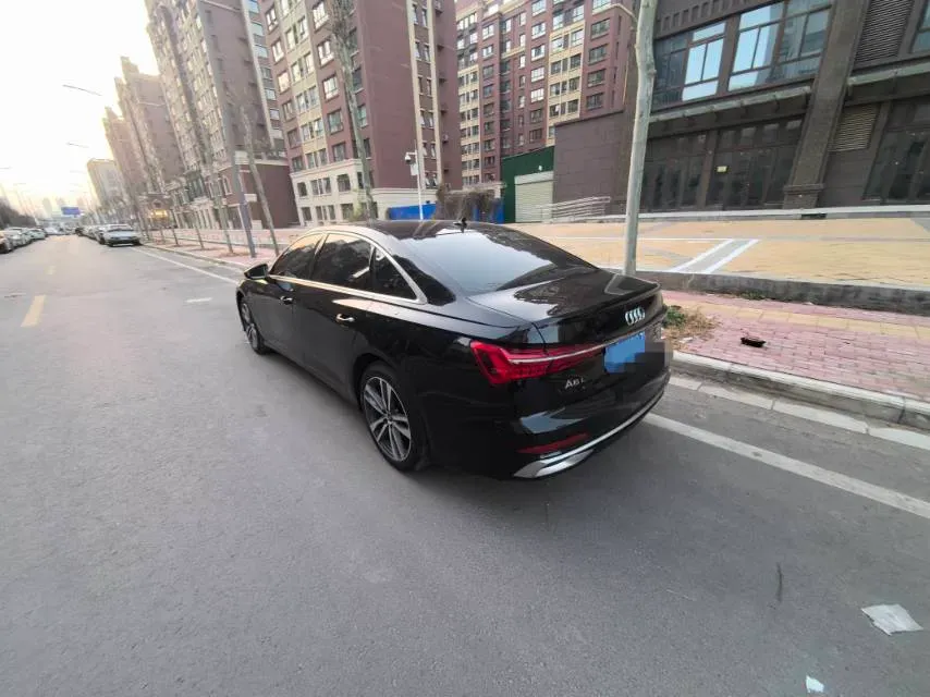 2025 Audi A6L 2.0T 190HP L4 7DCT,autocango,china used car exporter,china ev exporter,chinese used car exporter,chinese used ev exporter