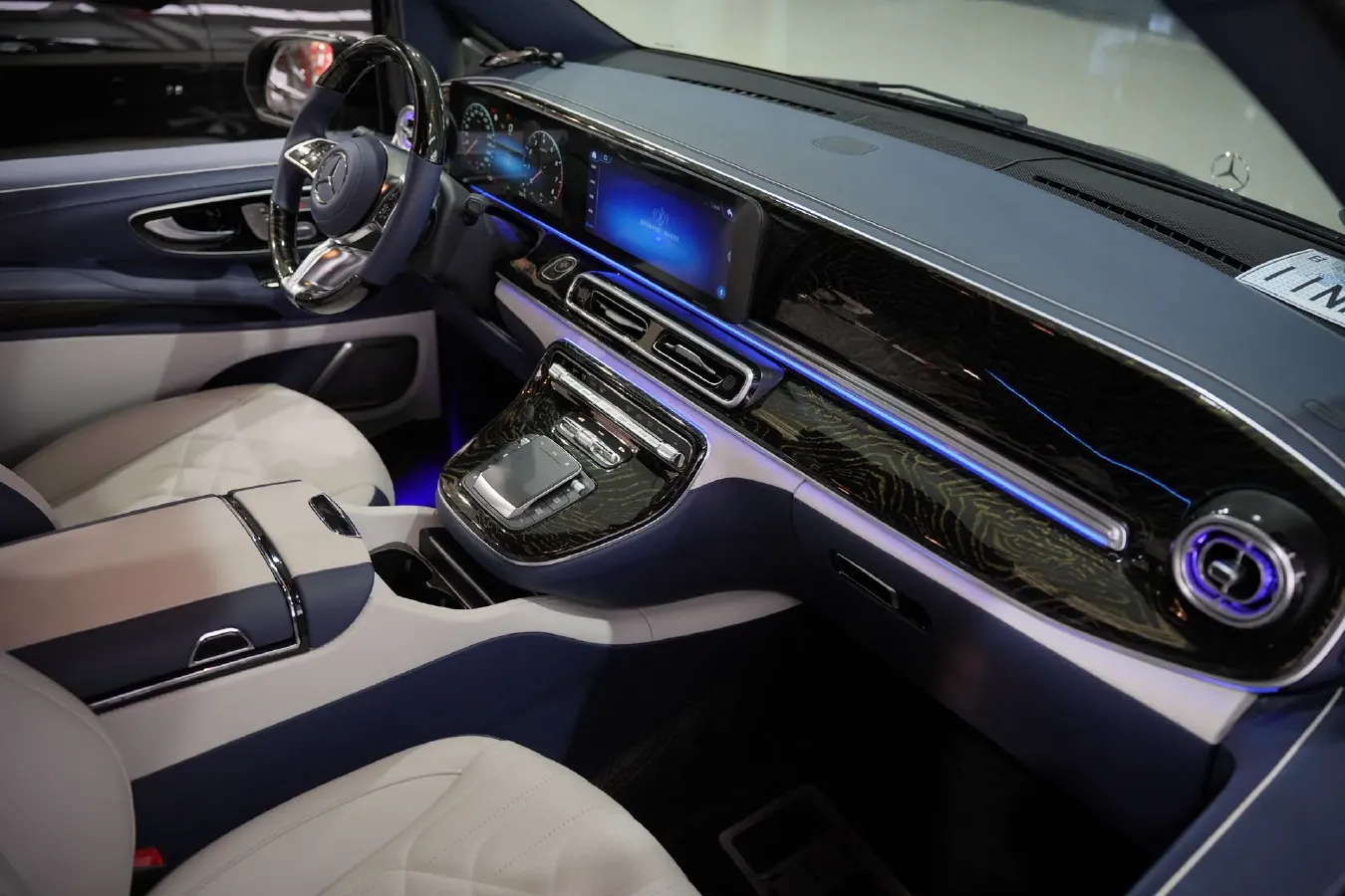 2024 Mercedes-Benz Vito 2.0T 231HP L4 9AT,autocango,china used car exporter,china ev exporter,chinese used car exporter,chinese used ev exporter