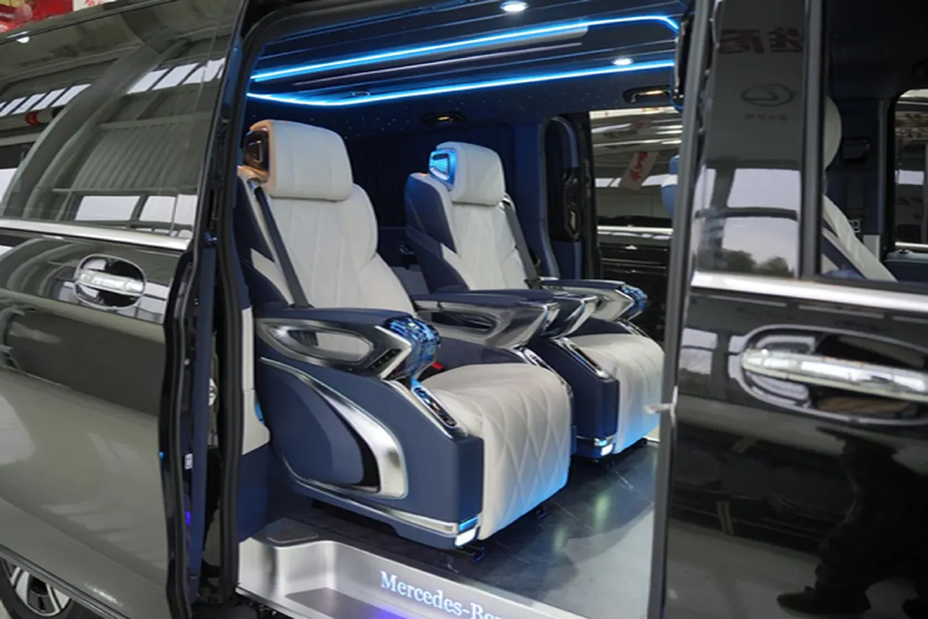 2024 Mercedes-Benz Vito 2.0T 231HP L4 9AT,autocango,china used car exporter,china ev exporter,chinese used car exporter,chinese used ev exporter