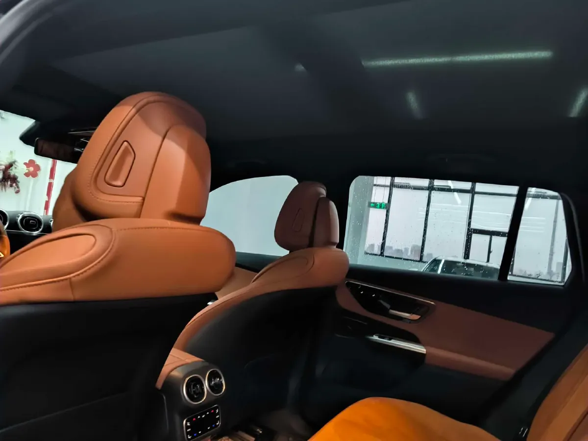 2023 Mercedes-Benz GLC Class 2.0T 204HP L4 9AT,autocango,china used car exporter,china ev exporter,chinese used car exporter,chinese used ev exporter