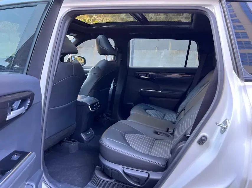 2021 Toyota Crown Kluger 2.5L 192HP L4 E-CVT Hybrid,autocango,china used car exporter,china ev exporter,chinese used car exporter,chinese used ev exporter