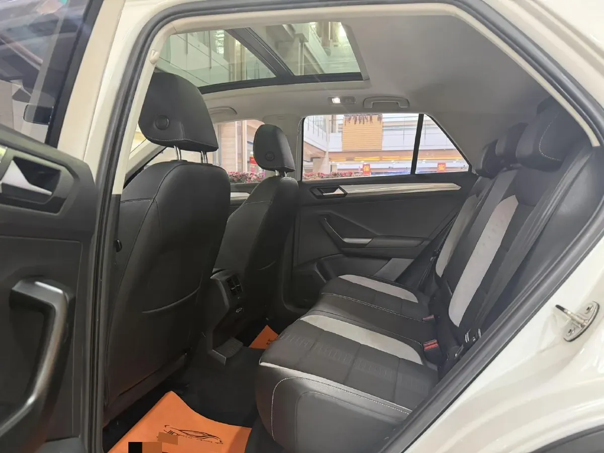 2021 Volkswagen T-Roc 1.4T 150HP L4 7DCT,autocango,china used car exporter,china ev exporter,chinese used car exporter,chinese used ev exporter