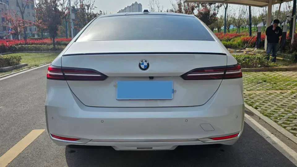 2024 BMW 5 Series 2.0T 258HP L4 8AT,autocango,china used car exporter,china ev exporter,chinese used car exporter,chinese used ev exporter