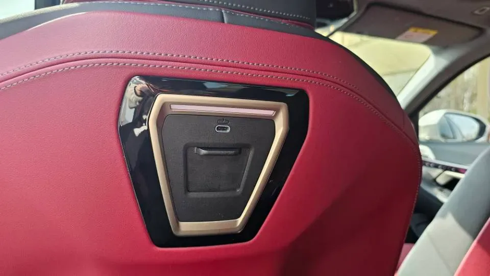 2024 BMW 5 Series 2.0T 258HP L4 8AT,autocango,china used car exporter,china ev exporter,chinese used car exporter,chinese used ev exporter