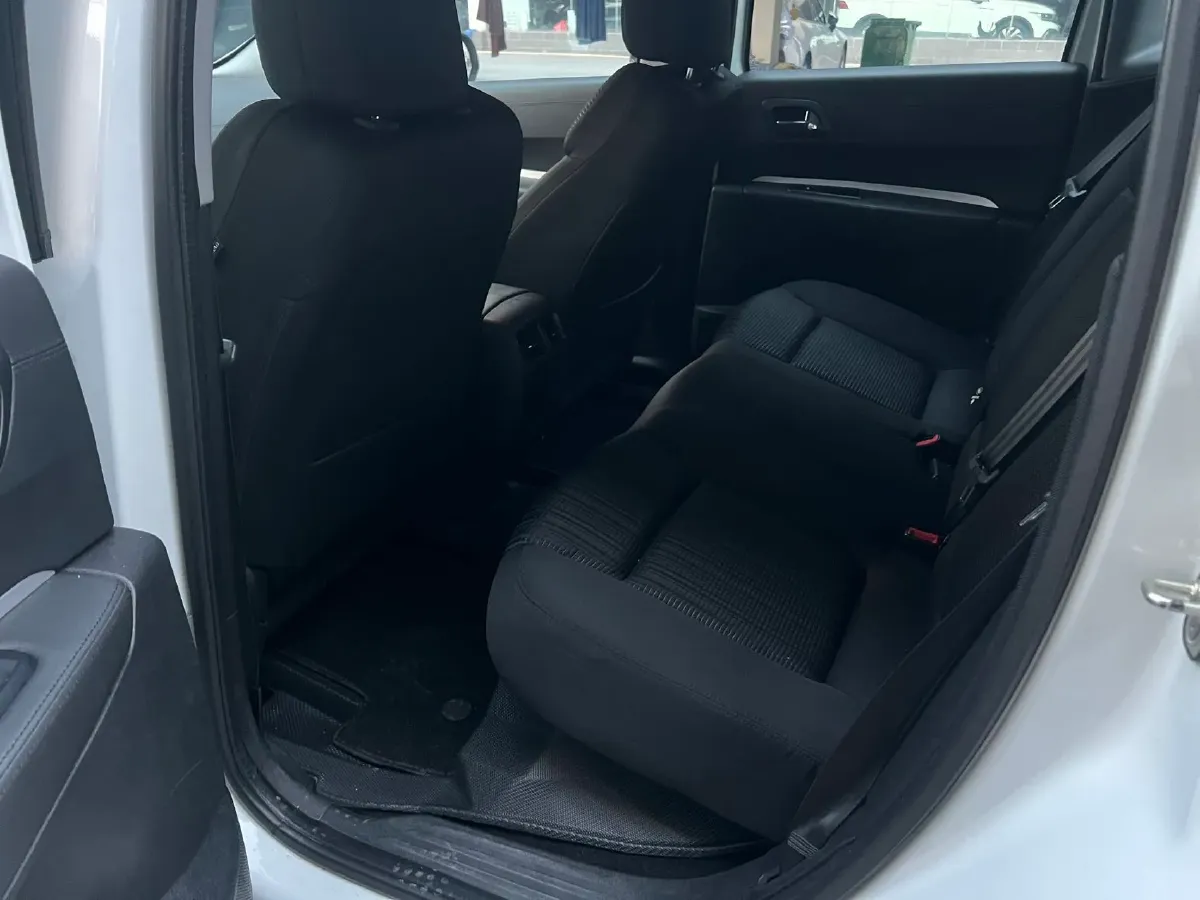 2018 Peugeot 3008 2.0L 147HP L4 6AT,autocango,china used car exporter,china ev exporter,chinese used car exporter,chinese used ev exporter