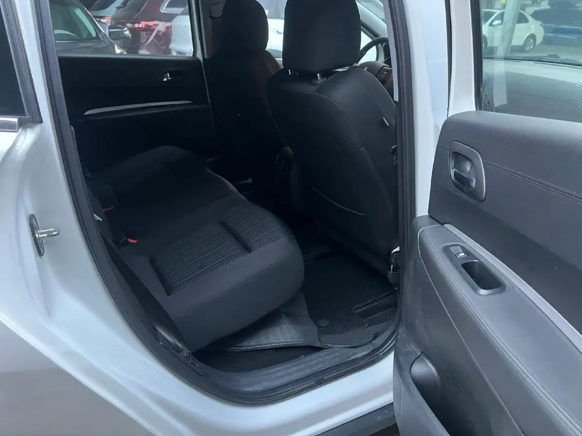 2018 Peugeot 3008 2.0L 147HP L4 6AT,autocango,china used car exporter,china ev exporter,chinese used car exporter,chinese used ev exporter