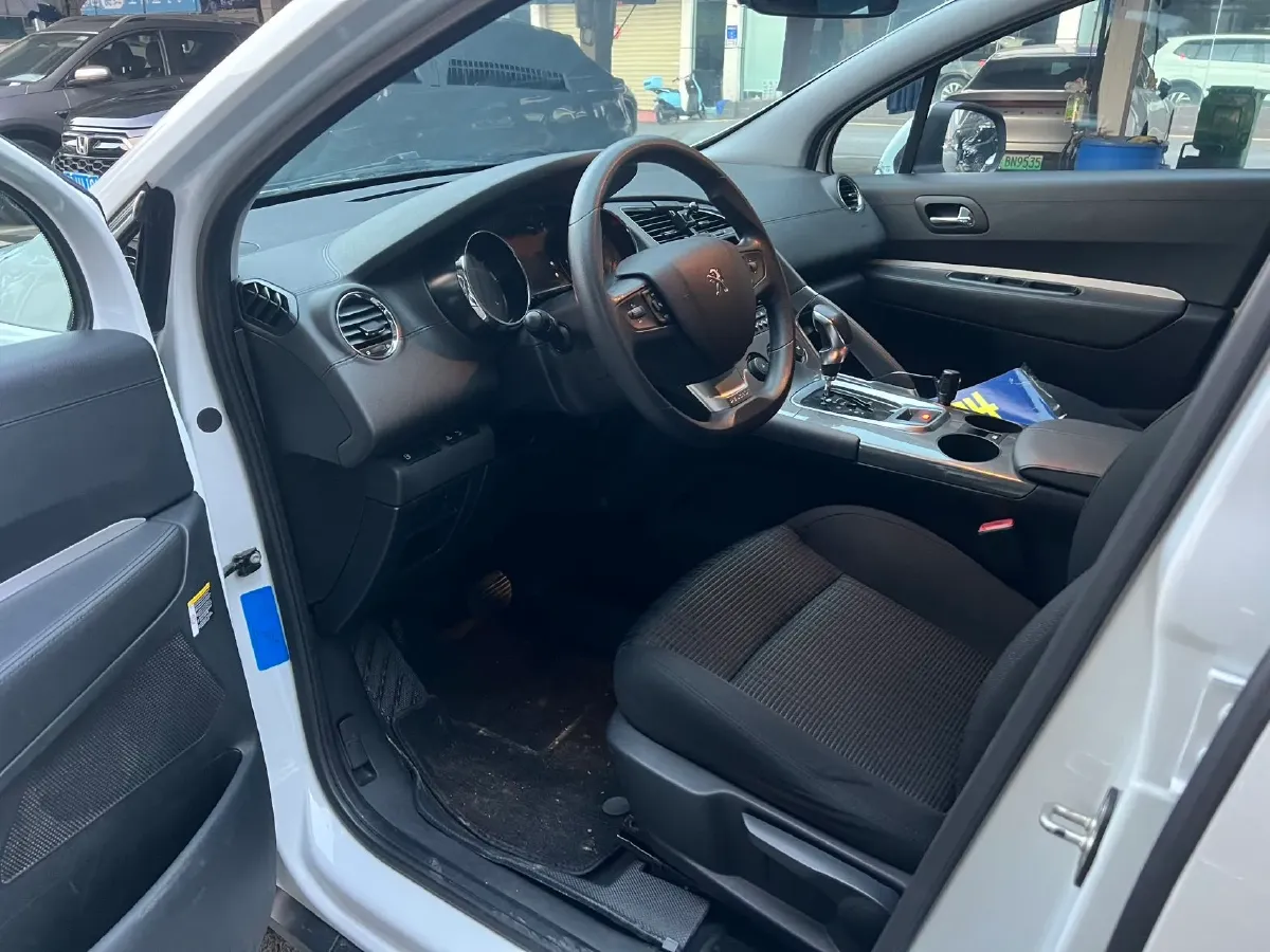 2018 Peugeot 3008 2.0L 147HP L4 6AT,autocango,china used car exporter,china ev exporter,chinese used car exporter,chinese used ev exporter